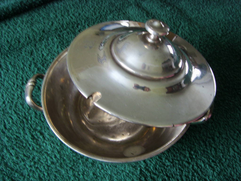 SUPERB VERY EARLY AS USED ON BOARD SERVING DISH FROM THE ANCHOR LINE