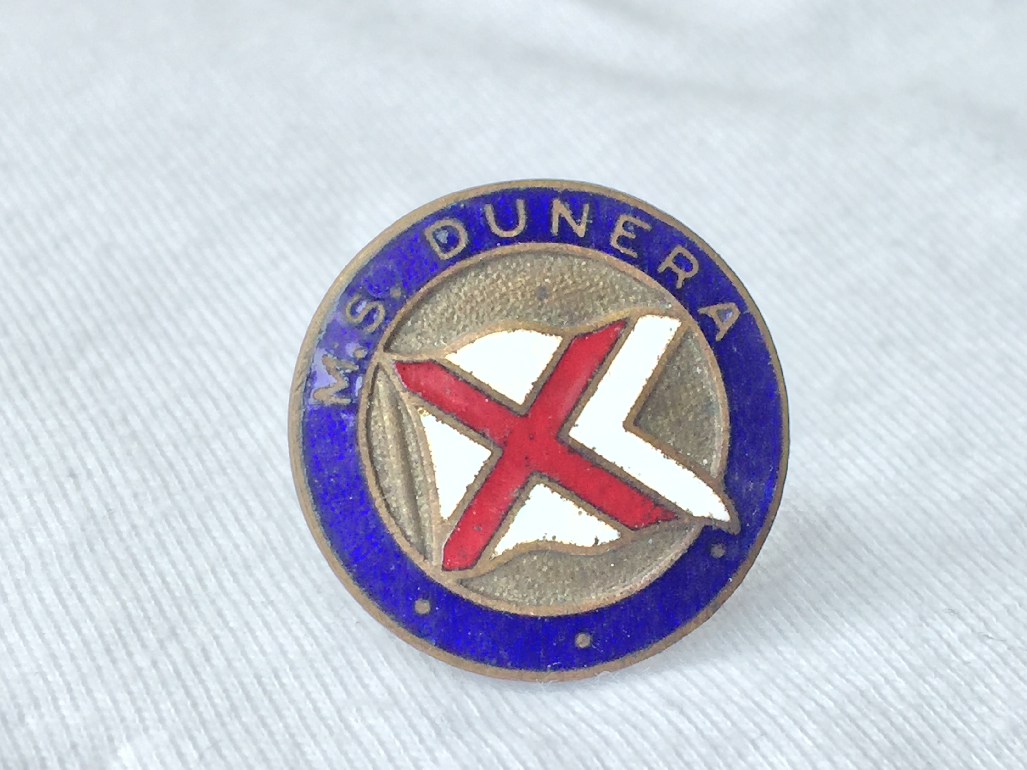 LAPEL PIN BADGE FROM THE BRITISH INDIA STEAM NAVIGATION COMPANY VESSEL THE MS DUNERA