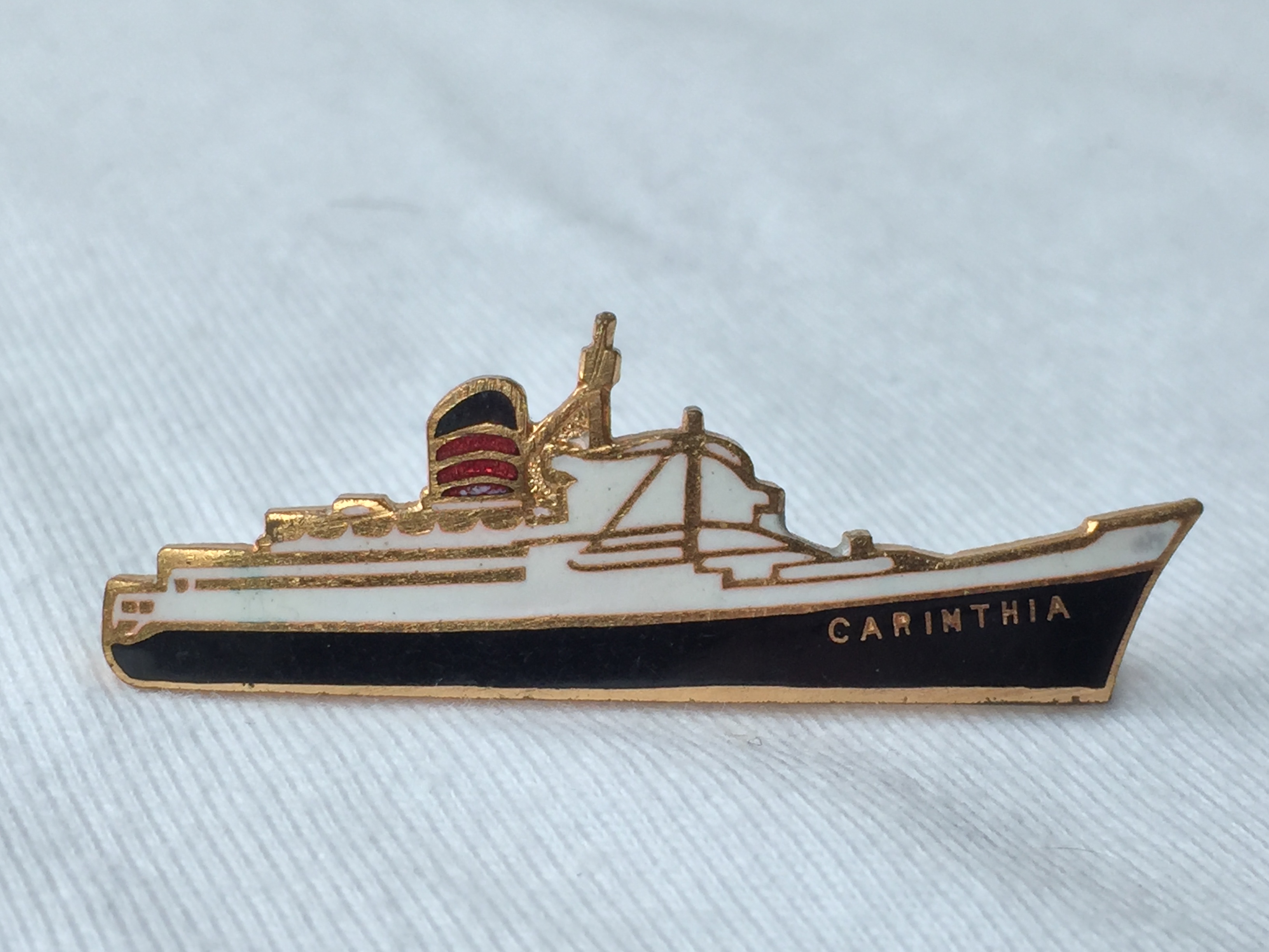 EARLY SHIP SHAPE LAPEL PIN FROM THE CUNARD LINE VESSEL THE CARINTHIA 