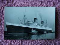 ORIGINAL B/W PHOTOGRAPH OF THE CUNARD LINE VESSEL THE QUEEN ELIZABETH