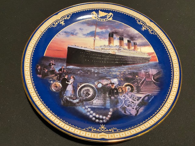 TITANIC SOUVENIR PLATE FROM A LIMITED EDITION COLLECTION BY JAMES GRIFFIN