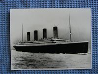 BLACK AND WHITE PHOTOGRAPH COPY OF THE TITANIC AT SEA