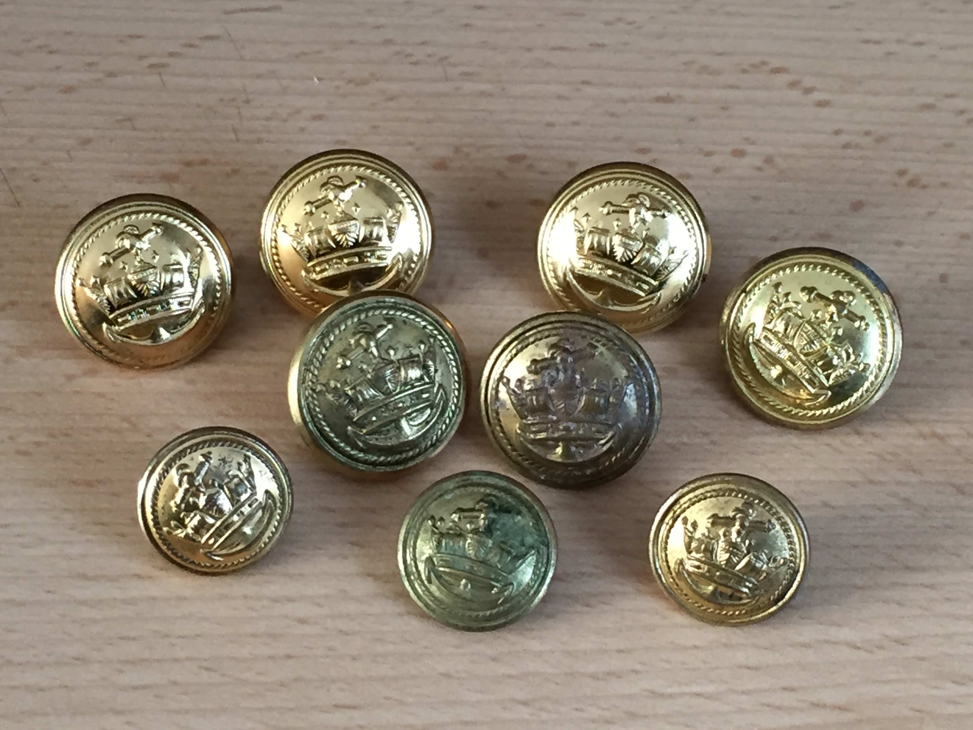ASSORTED SIZE COLLECTION OF GOLD COLOURED MERCHANT NAVAL OFFICERS COAT BUTTONS CIRCA 1930's