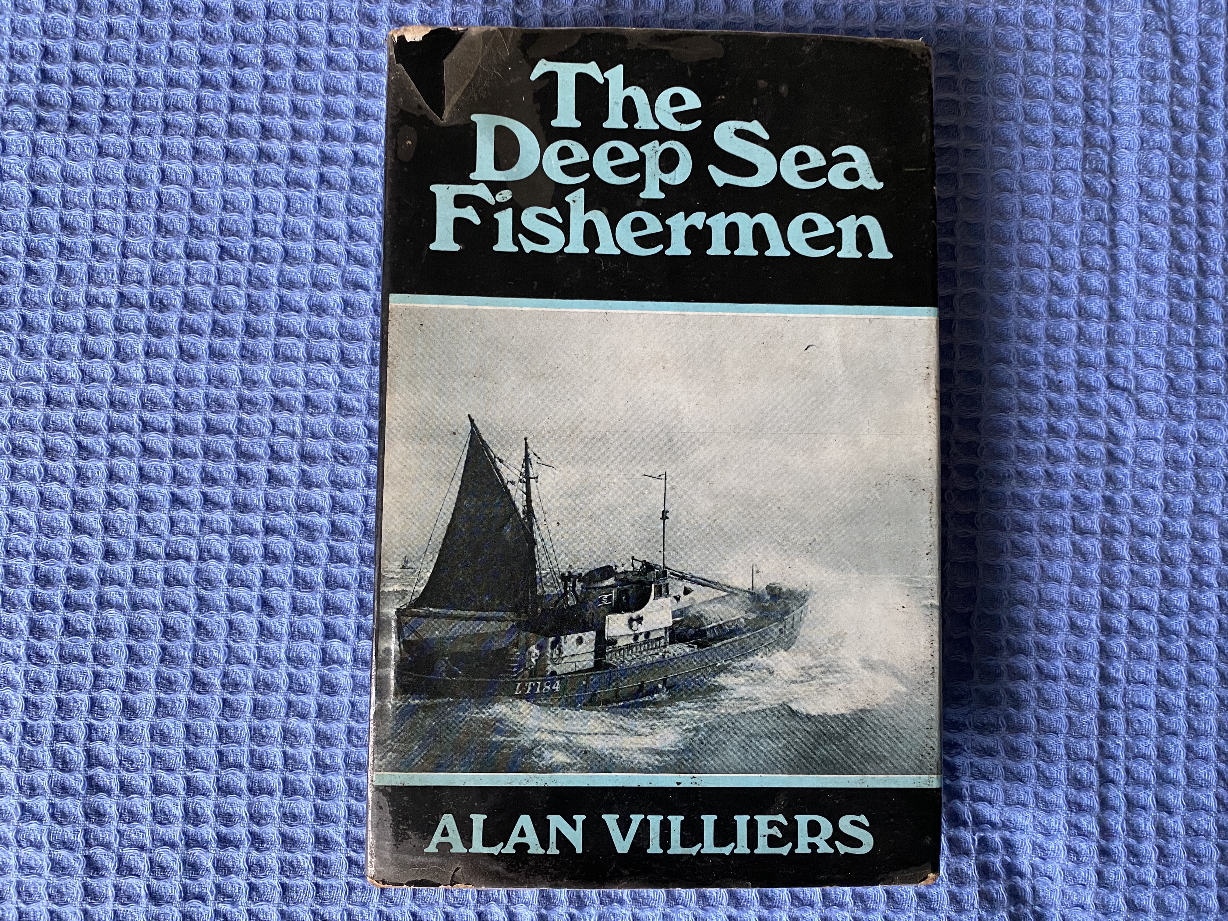 MARITIME BOOK DEEP SEA FISHERMEN BY ALAN VILLERS