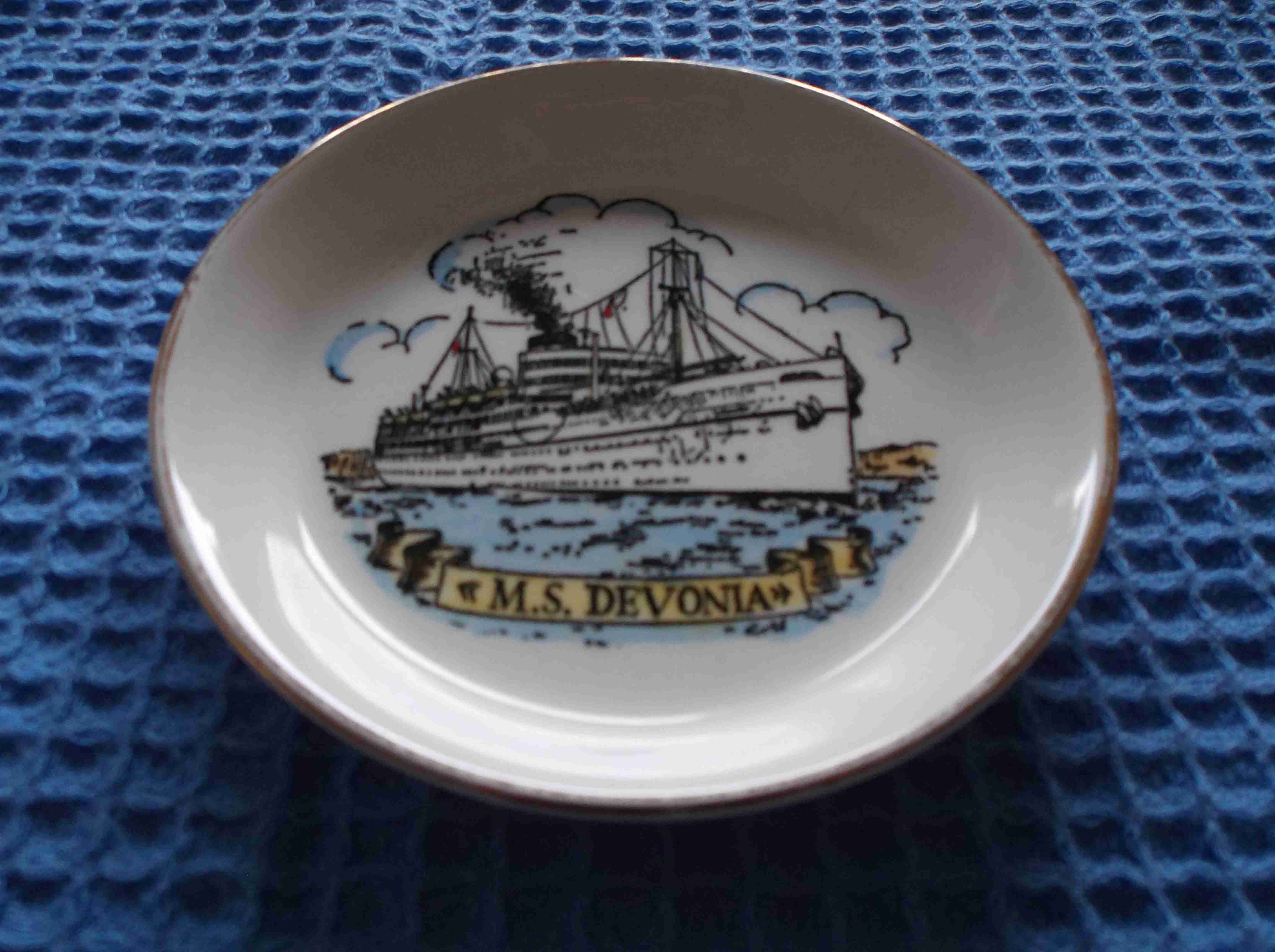 RARE SOUVENIR PICTURE DISH FROM THE BRITISH INDIA STEAM NAVIGATION COMPANY VESSEL THE ME DEVONIA