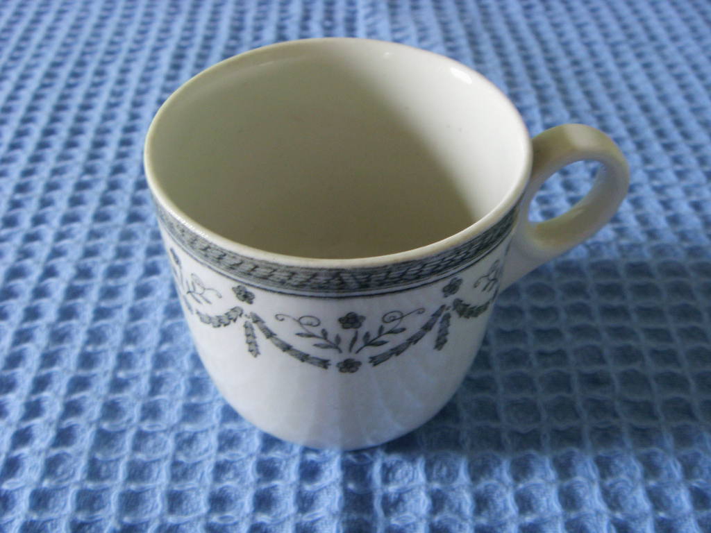 SMALL CHINA CUP FROM THE ANCHOR DONALDSON LINE SHIPPING COMPANY CIRCA 1910/20