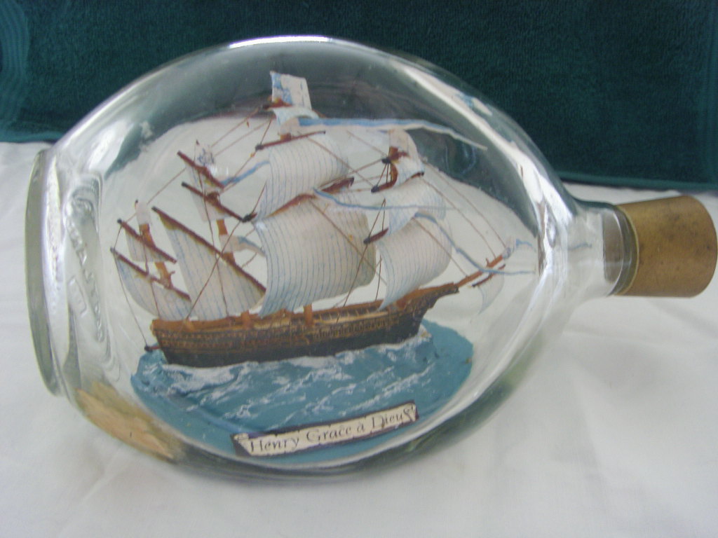 GLASS BOTTLE MODEL OF THE OLD VESSEL THE HENRY GRACE