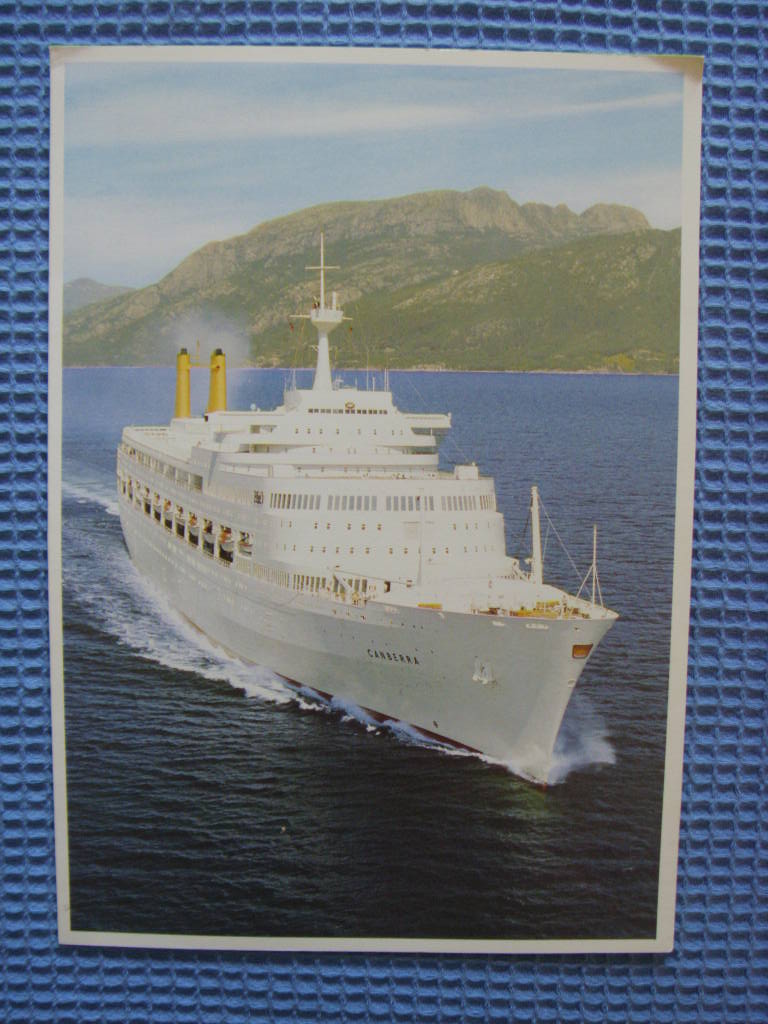 DINNER MENU FROM THE P&O LINE VESSEL THE SS CANBERRA DATED DECEMBER 1991