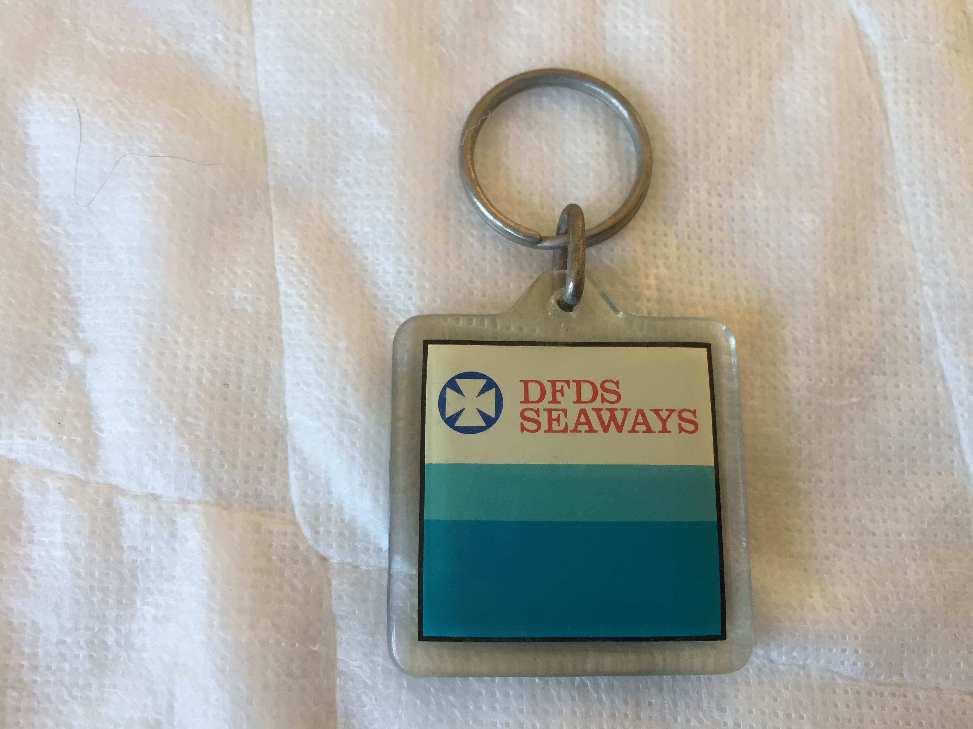 EARLY EXAMPLE DFDS SEAWAYS KEYRING SOUVENIR