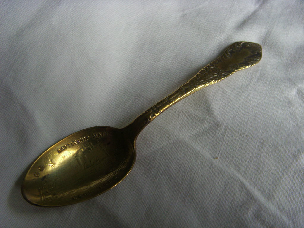 GOLD COLOURED SPOON FROM THE AMERICAN VESSEL MAINE SUNK 1898