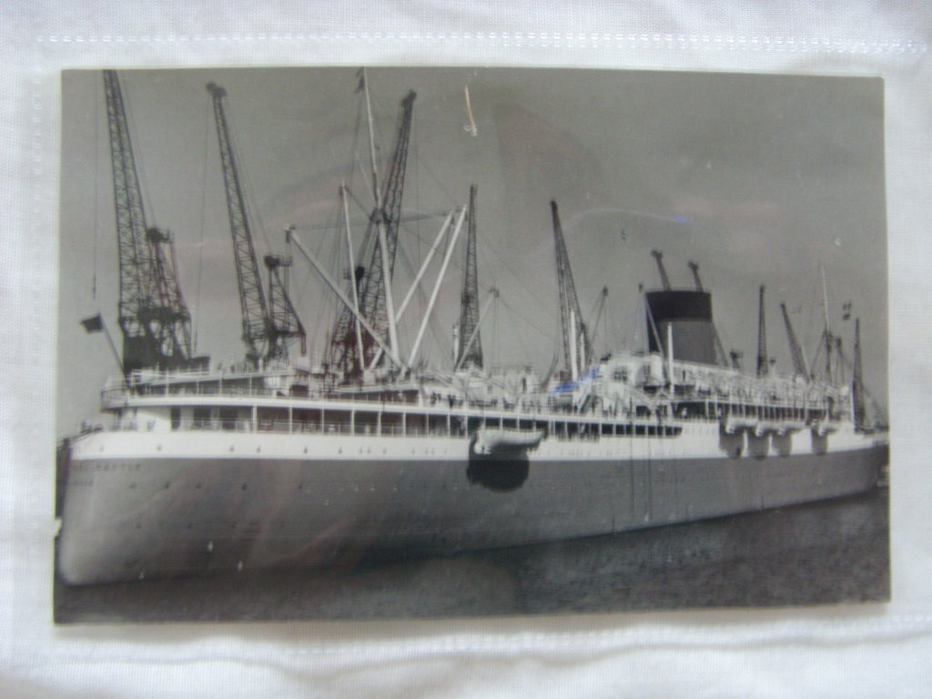 ORIGINAL B/W PHOTOGRAPH OF THE UNION-CASTLE MAIL STEAMSHIP COMPANY VESSEL THE RMS EDINBURGH CASTLE