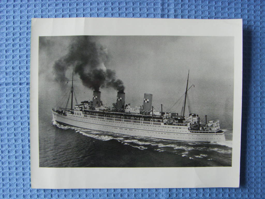 B/W PHOTOGRAPH OF THE OLD VESSEL THE EMPRESS OF SCOTLAND