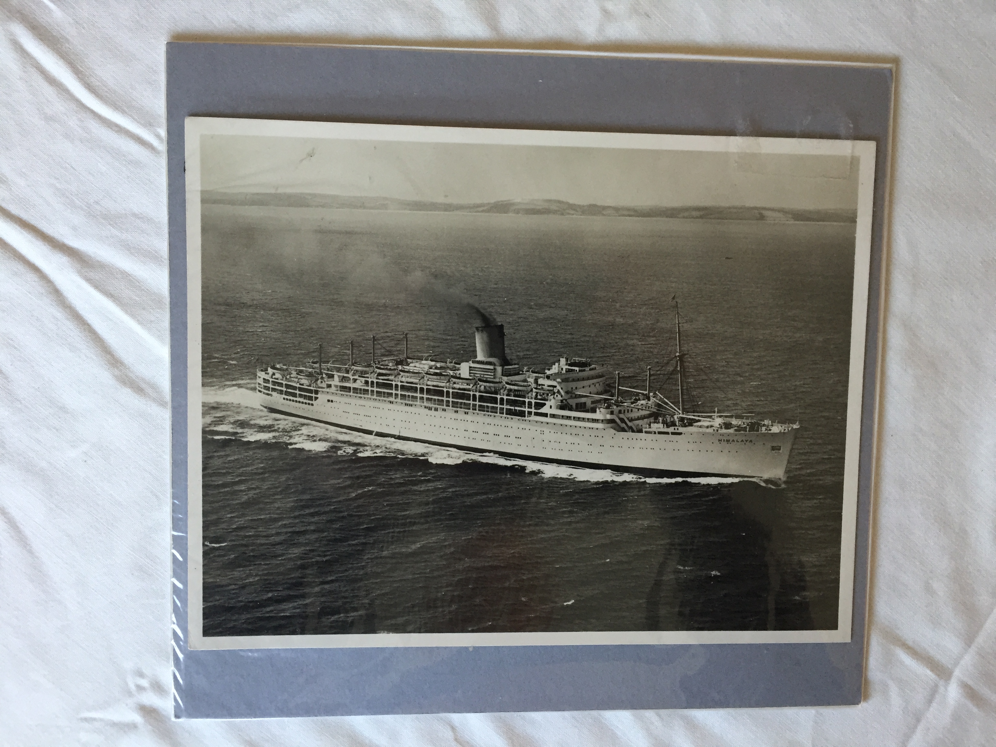 EARLY LARGE SIZE B/W PHOTOGRAPH OF THE P&O LINE VESSEL THE HIMALAYA