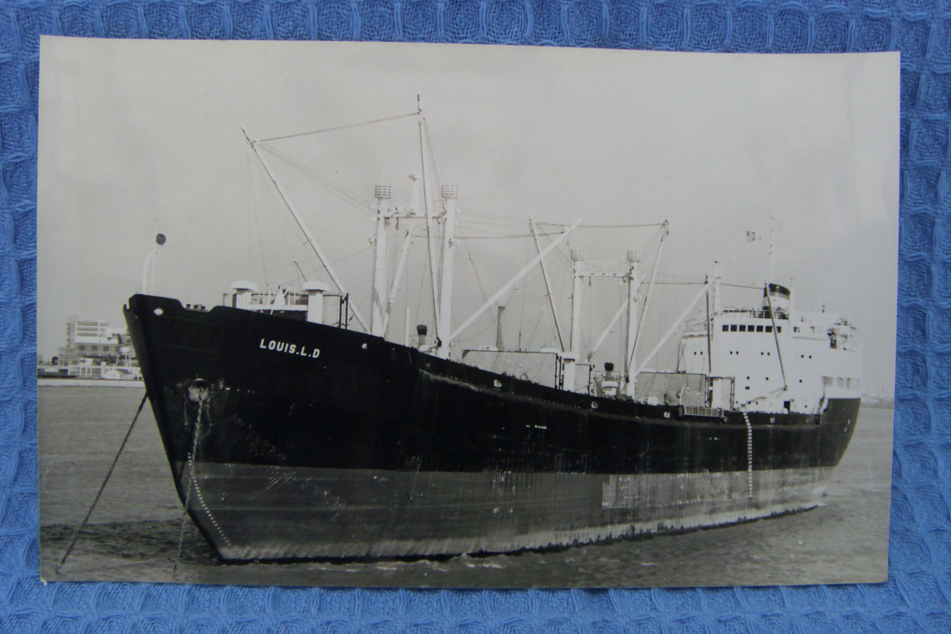 B/W PHOTOGRAPH OF THE LOUIS DREYFUS GROUP SHIPPING LINE VESSEL LOUIS LD