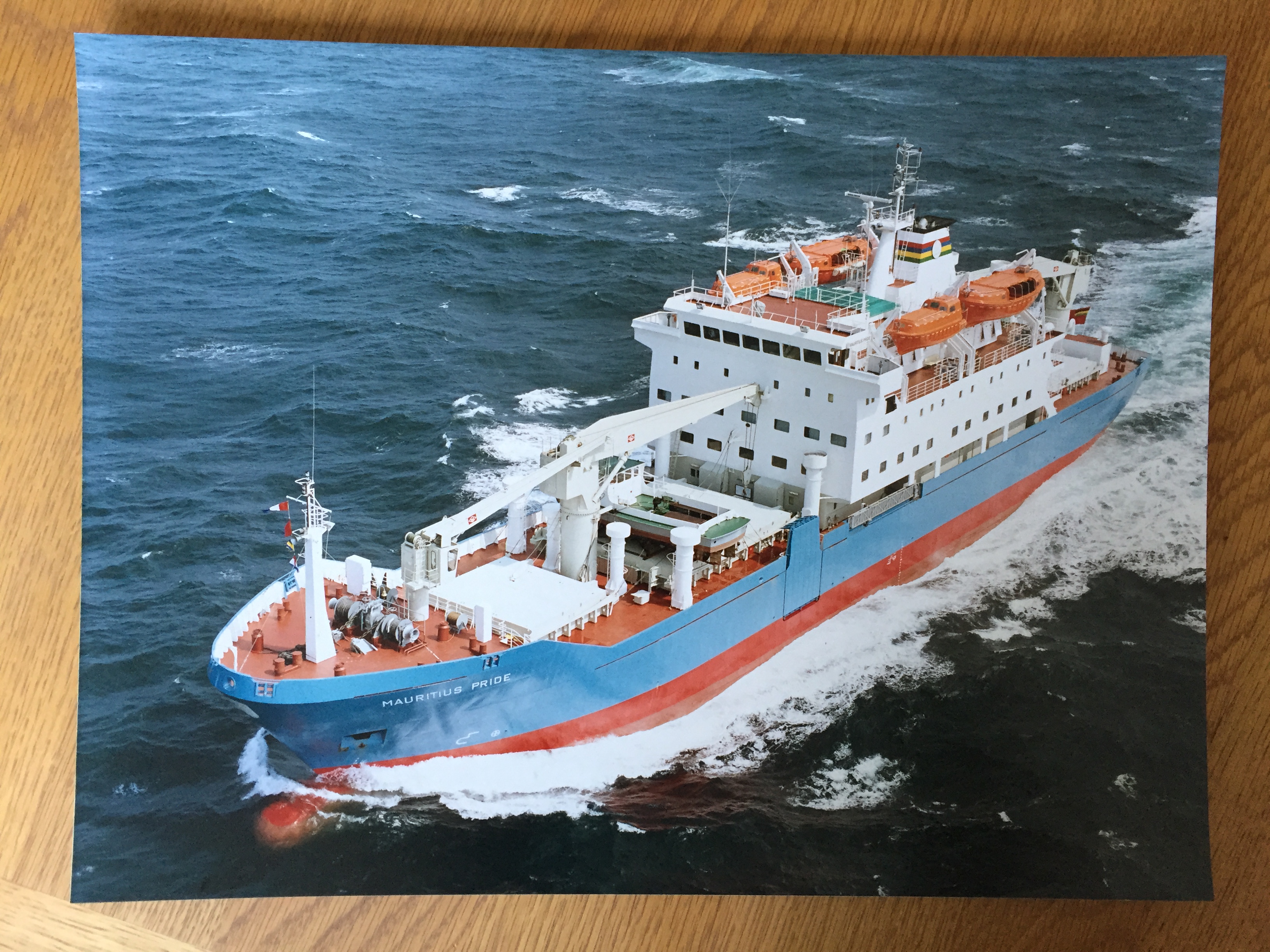 LARGE SIZE COLOUR PHOTOGRAPH OF THE CONTAINER VESSEL MAURITIUS PRIDE