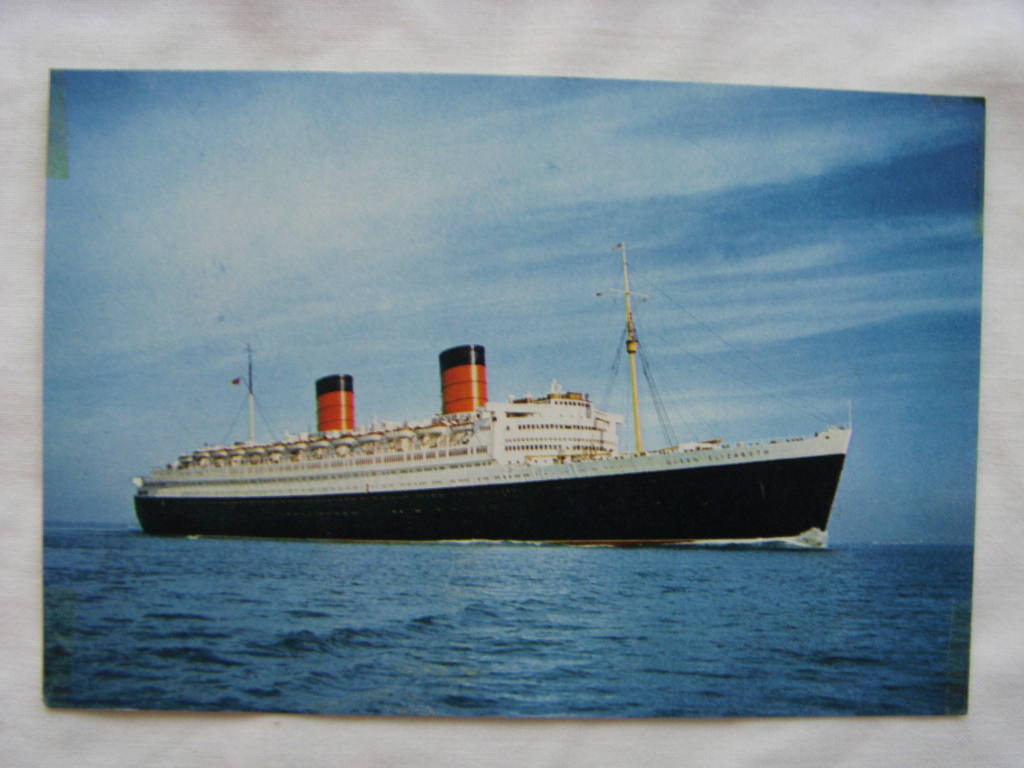 COLOUR POSTCARD OF THE FAMOUS VESSEL THE QUEEN ELIZABETH