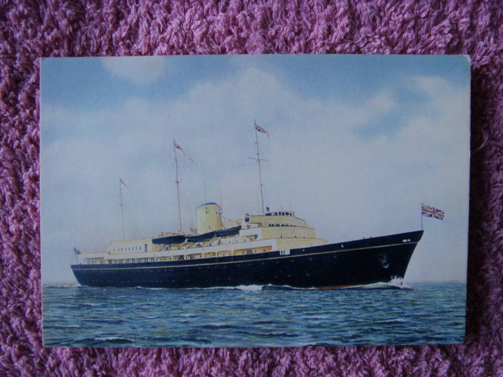 ORIGINAL COLOUR POSTCARD OF THE FAMOUS VESSEL THE ROYAL YACHT BRITANNIA